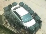 亂停車可能貼罰單還可能被垃圾桶包圍