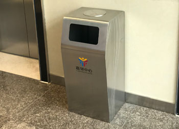 室內(nèi)商場(chǎng)電梯不銹鋼垃圾桶主圖