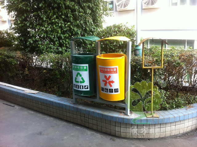 市政街道玻璃鋼果皮箱圖片