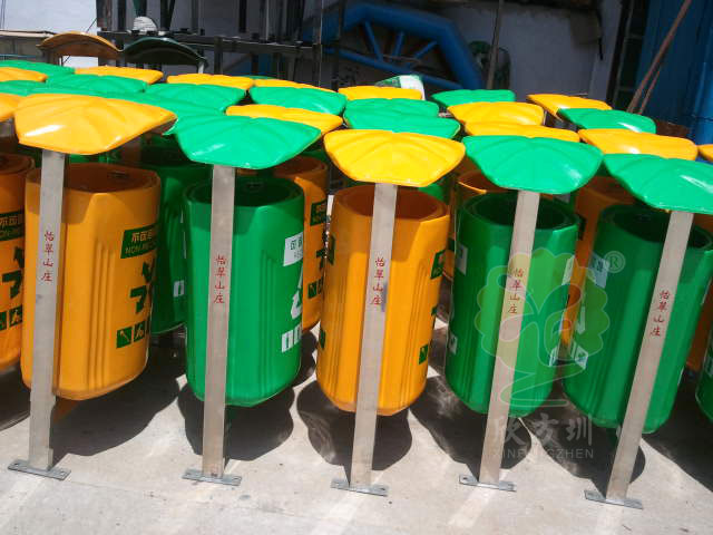 戶外玻璃鋼分類桶圖片