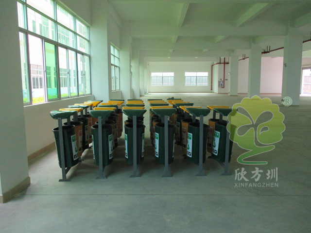 玻璃鋼戶外垃圾箱圖片