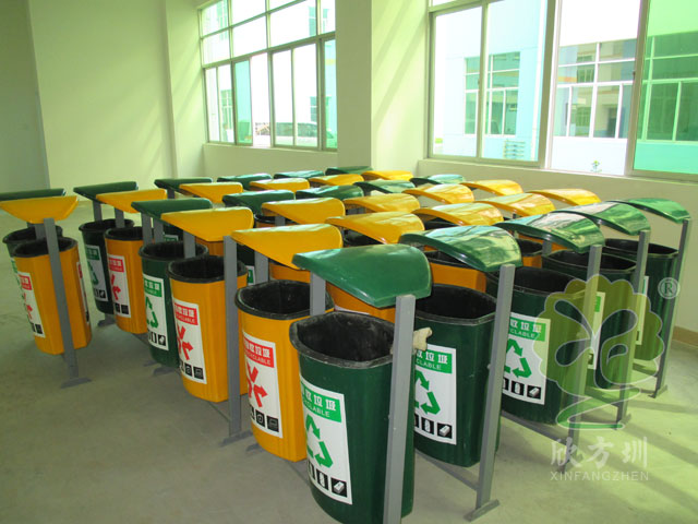景區(qū)玻璃鋼分類垃圾箱圖片