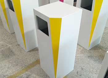 室內(nèi)高檔創(chuàng)意鋼制果皮箱主圖