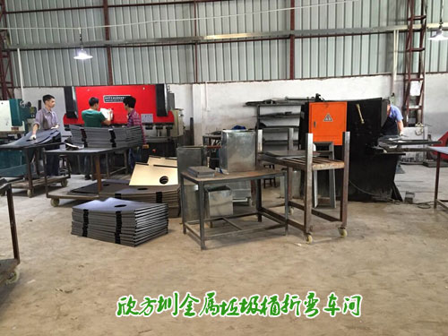 欣方圳金屬垃圾桶折彎車間