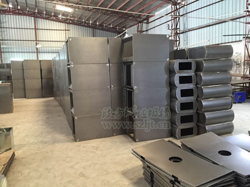 欣方圳金屬垃圾桶工廠加班生產(chǎn)中