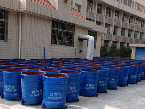 欣方圳生產(chǎn)的環(huán)衛(wèi)垃圾桶帶蓋