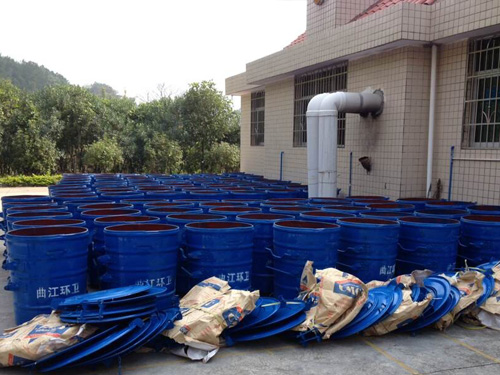 廣東韶關(guān)曲江環(huán)衛(wèi)訂購的環(huán)衛(wèi)垃圾桶帶蓋