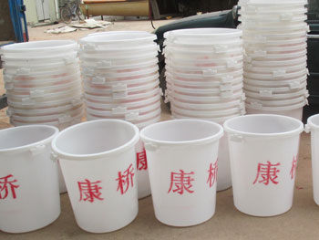 集市塑料垃圾桶主圖